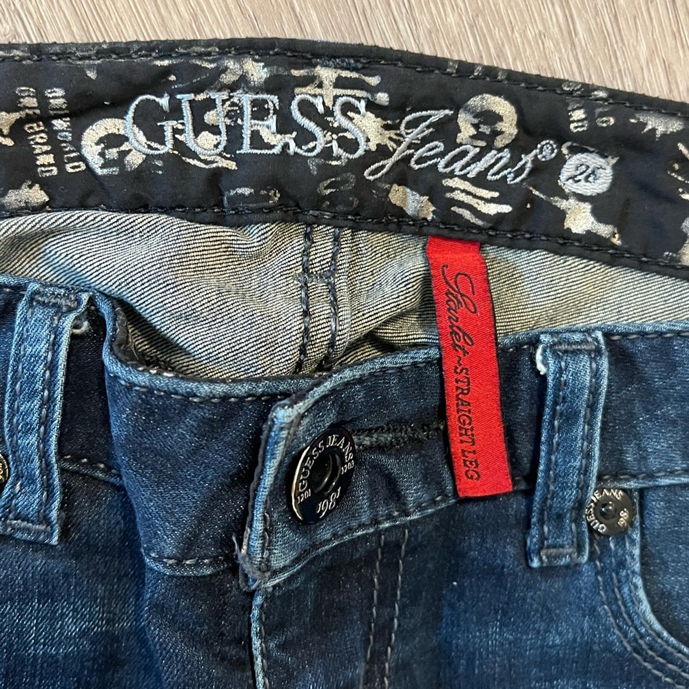 Guess Jeans - Picture 14 of 16
